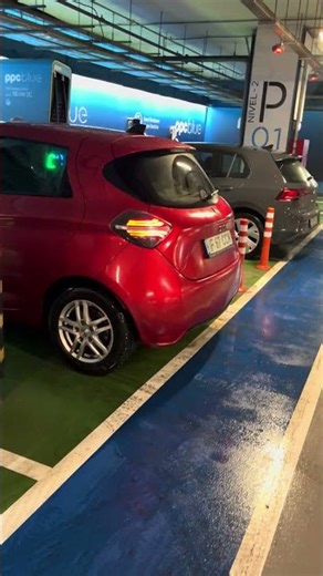 2 Zoe în aceeași parcare… cum s-a nimerit