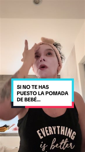 ¿Cómo ayuda el óxido de zinc? 1️⃣ Reduce la pérdida de agua Forma una capa protectora sobre la piel que: \t•\tDisminuye la pérdida de agua \t•\t“Sella” la hidratación que ya aplicaste 👉 No aporta agua, pero evita que se escape. ⸻ 2️⃣ Calma la inflamación El óxido de zinc es antiinflamatorio, y cuando la piel está calmada: \t•\tRetiene mejor la hidratación \t•\tSe siente más elástica - #mujeres #belleza #piel #zinc #skincareroutine