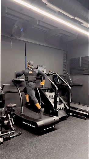 No applause. No spotlight. Just heart.🖤 | Marvin Wilson