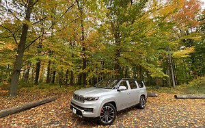 2022 Jeep Grand Wagoneer: Buzz Replaces Woody