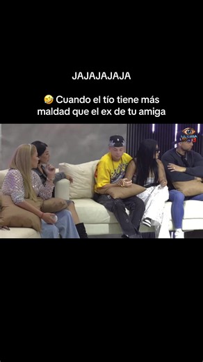 Cuando el tío no te deja terminar el chisme - clip divertido