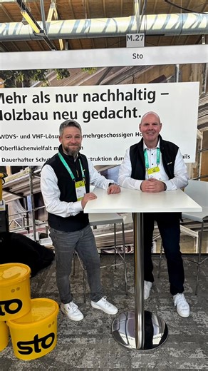 Klimafestival 2025 – danke für Euren Besuch! 💚 Wir haben viele engagierte Besucher getroffen, wertvolle Gespräche geführt und uns an unserer Sto-Werkbank über Lösungen für nachhaltiges Bauen ausgetauscht. Ein besonderer Moment war der Vortrag von Arnold Hanselka zum Thema „Moderne und effiziente Holzbauweise mit Sto-Fassadenlösungen“. Es war schön, unser Wissen weitergeben zu können und so einen kleinen Beitrag zur Bauwende zu leisten. 🌱 Vielen Dank an alle, die vorbeigeschaut haben – wir habe