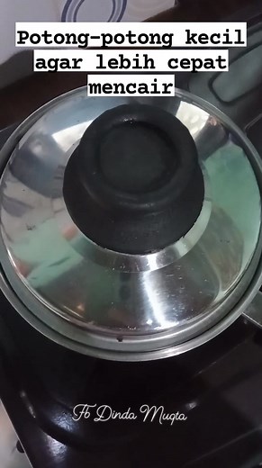 24K views · 158 reactions | Yang membuat dcc menggumpal adalah : *memanaskan dengan suhu tinggi *memanaskan nya terlalu lama *terkena tetesan air Silakan yang mau nambahin 殺 #tipslelehkancoklat #caralelehkandcc #tutorial #reelsfyp | Dinda Muqta | Facebook