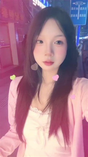 人对喜欢的人就是贪心的 就像我只想做你的唯一且特别的人@今晚早点睡.