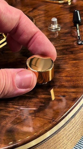 Building a Soarix Model - Handcrafted Guitar Making Process