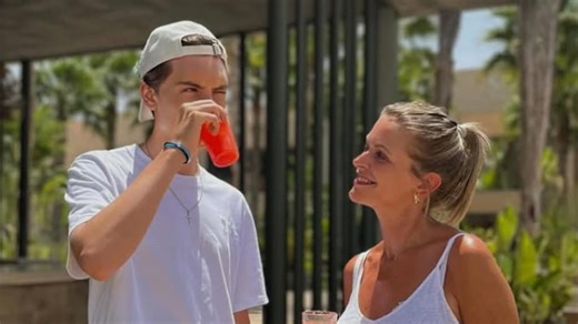 Zoon van K3-veteraan Karen Damen kiest bewust voor geloof: 'Ik lees en bid elke dag'
