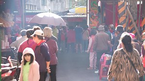 On the eve of International Women's Day, and as gender debates continue worldwide, Taiwanese opera challenges rigid gender roles with fluidity and transformation. Women become warriors, men embody grace and artistry reshapes the rules—blurring boundaries and redefining performance. | TaiwanPlus News