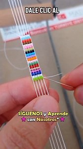 🎥💎✨ ¿Sabías que existen diferentes tipos de hilos para crear joyería artesanal? 🧵💫 Cada uno tiene una función especial y puede cambiar por completo el resultado de tus accesorios. 🌈 💠 Hilo de nylon monofilamento: también conocido como hilo de pesca o transparente. Es casi invisible al usarlo con las delicas Miyuki, ideal para acabados prolijos. 💠 Hilo de nylon multifilamento: hecho de varios hilos entrelazados, lo que le da mayor resistencia y durabilidad. 💠 Hilo de seda: suave, flexible