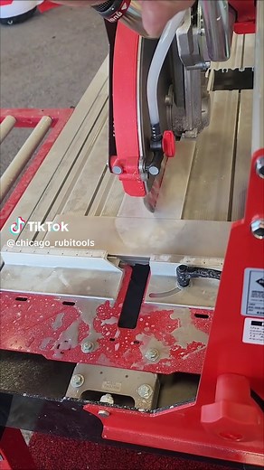 Rubi DX-350 N never stops working hard! 💪 Going through 2cm pavers like a knife through butter! #rubitools #rubiusa