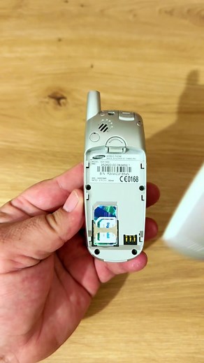 #samsung #motorola #fyp #phone #mobil #nekedbelegyen #foruyou #pusztuljonforyouba #telefoanevechi #retro #ringtone #colection #collector #siemens #vintage #nokiaremix #philips #retrophone #alcatel #nokia