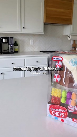 Arielle Brimhall | Amazon Finds on Instagram: "A Reusable Gingerbread House 👏🏼🎄 This Creative Chefs Gingerbread House Kit is such a fun holiday activity. Kids can mold the reusable mix, build their own gingerbread house, decorate it, then do it all over again. 💬 COMMENT “GINGERBREAD” and I’ll send you a DM! ( follow my page FIRST so the DM doesn’t get hidden ) . reusable gingerbread house kit, kids pretend baking set, little tikes gingerbread kit, christmas activity for kids, toddler pretend