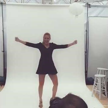 Melissa Benoist dancing at a photoshoot (old video)