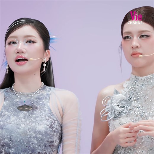 Người mượt mà người "mặn mà" kkkkk ----- Em Xinh “Say Hi” - Phát sóng lúc 20h00 thứ 7 hàng tuần từ 31.05 trên kênh truyền hình HTV2 - Vie Channel và ứng dụng giải trí VieON ----- © Chương trình Em Xinh "Say Hi" thuộc bản quyền của Vie Channel thuộc DatVietVAC, được khai thác và bảo vệ bản quyền bởi VieNETWORK #EmXinhSayHi #DauTruongGiaToc #VieChannel #DatVietVAC | The Masked Singer Vietnam Ca Sĩ Mặt Nạ Vie Channel