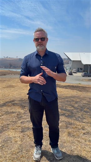 Today the team visited Fowles Wine (& team) to not only hear their story of vineyard and property loss first hand, but witness the devastation in the Strathbogie region directly. Hundreds of acres of vineyards have been lost with some barely recognisable of what they once were. We also update here on the number of wineries currently directly impacted included over 20 on the Harcourt Coolstore fire. Close to 250,000 bottles of wine have been destroyed. We’ve updated the website with a list of the