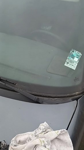 How to Clean a Windshield for a Crystal Clear Finish