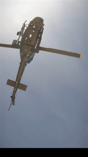 Jagdkommando on Instagram: "Jump into the Weekend! #jagdkommando #bundesheer #parachute #winter #sof"