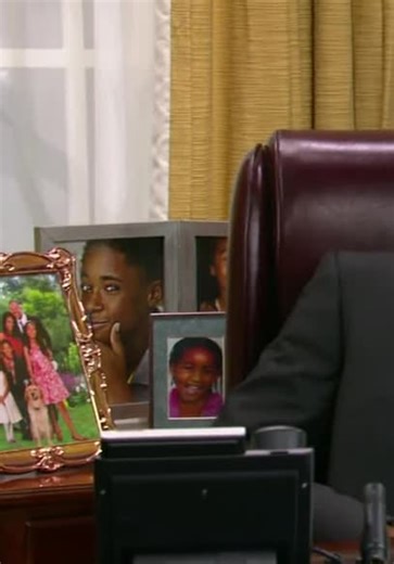 The First Family S01:E14 - The First Friends & The First Love Exchange