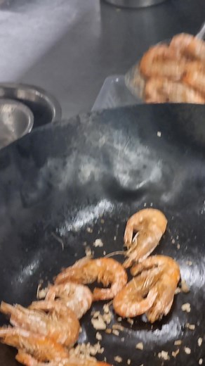 83K views · 1.4K reactions | C’est certainement ta PROCHAINE COMMANDE ! De bonnes chevrettes au sel pour aujourd'hui.   ퟒퟎ ퟖퟐퟎ ퟖퟎퟖ  퐏퐊 ퟐퟒ 퐂퐎̂퐓퐄 퐌퐎퐍퐓퐀퐆퐍퐄 — 퐏퐀퐄퐀 (Entre le Marché Fraîcheur Marie et la Quincaillerie SACAULT)  Mardi à Dimanche : 10h30-14h00 |17h00-20h30 異 Cuisine chinoise authentique | TKT PANDA PAEA | Facebook