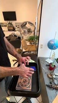 Anwendung der Paradoxplatte zur Raumreinigung mit Radionics