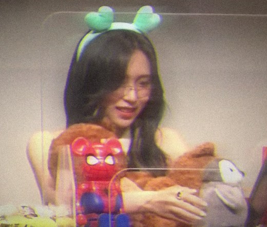 mina playing with a penguin ☹️ #twice #twiceedit #mina #minaedit #fancam