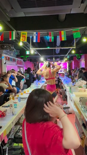 WE ARE THE MUSCLE GIRLS The world's only muscle paradise, Muscle Mommy BAR『muscle girlsTOKYO筋肉女子』🍻 | マッスルガールズバー（muscle.girlsbar）