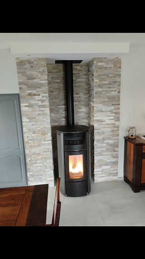 🔥 Encore une réalisation d'un poêle à granulés BRISACH chez un de nos clients🔥😎 📱 Vous avez un projet d’installation de cheminée, de poêles ou d'inserts ? Contactez-nous au 03 80 46 50 04 ou rendez-vous dans notre magasin de Brisach Quétigny Nous sommes à votre écoute, du MARDI au SAMEDI 🤩🔥 - de 9H30 à 12H00 - de 14H00 à 19H00 A bientôt L'équipe BRISACH Brisach Quétigny #DOLE #quetigny #Dijon #beaune | Brisach Quétigny