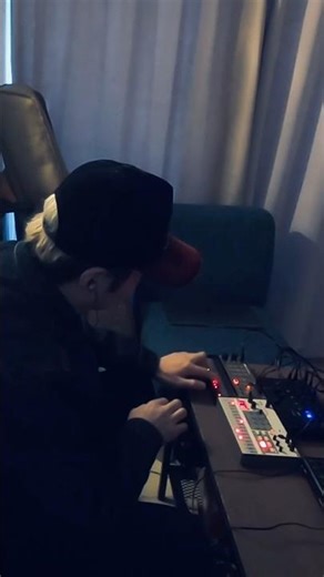 KORG volca keys , sample