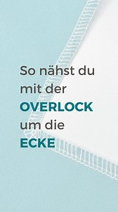 So nähst du mit der Overlock um die Ecke. Manches geht an der Overlock einfach nicht so wie an der Nähmaschine. Zum Beispiel um die Ecke zu nähen. Die 2 Nadeln der Overlock verhindern, daß du den Stoff unter dem Füßchen einfach drehen kannst. Der Trick ist, den Stoff so zu legen, daß du nicht mehr um die Ecke herum musst. Stattdessen legst du die Stoffkanten in eine Linie. Vorab schneidest du die Ecke aber ein kleins Stück ein. So liegt die Falte, die sich durch das Drehen bildet, so weit weg vo