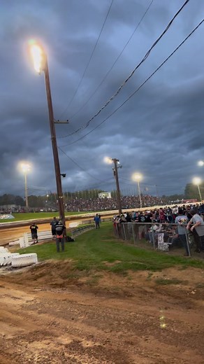 After battling 65 laps between two feature events we ran seventh in the National Open and third in the make up feature. Overall a solid weekend!! 🔥💪🏽 #DG2 #NationalOpen #TheGrove | David Gravel Racing