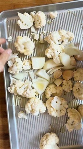 "This is seriously one of the best soups I’ve ever had! So creamy and delicious!" 🥣 COMMENT RECIPE 👇 https://www.liveeatlearn.com/slow-cooker-cauliflower-soup/ | Live Eat Learn