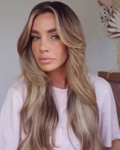 Who needs some hot rollers in their life? 🤗 @shaunaelizabethhair Creating the look of a soft, voluminous Blow Wave using ‘The O’ pod & heated rollers 💗 Our rollers are incredible, they literally only take seconds to heat up! https://bit.ly/2Ameu9K | CLOUD NINE Australia