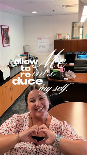 Hopping on this trend since I’ve never done a proper introduction 🩷 #principalsoftiktok #intro
