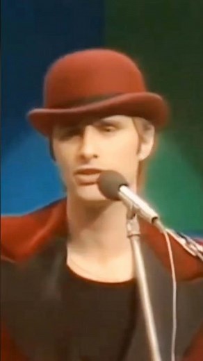 Make us smile, Steve Harley. #steveharley #cockneyrebels #edworst