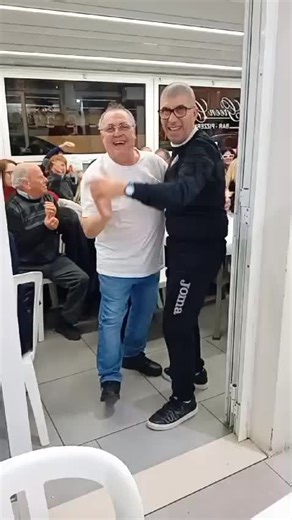 Signore Gesù, dimmi ancora una volta: «Apriti!». ​Apri le mie orecchie al bene che non sento, sciogli la mia lingua per dire parole di pace, apri il mio cuore a chi bussa oggi alla mia porta. ​Guarisci i miei silenzi e la mia sordità, perché io possa camminare con Te, libero e riconoscente. Questa sera ore 18.30 Messa segue Adorazione e coroncina alla Divina Misericordia. Buongiorno ❤️#vaivirale #vaineiperte