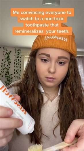 Natural Hydroxyapatite Toothpaste for Healthy Teeth