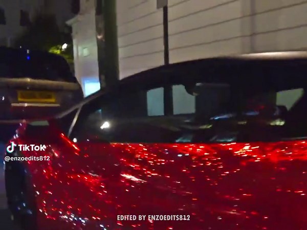Lamborghini Huracan Dazzles with 1.3M Swarovski Crystals