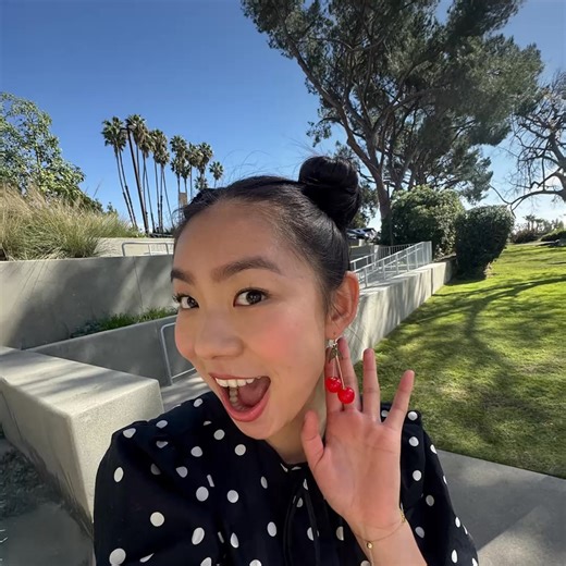 Add a custom blur effect with Lens Blur and make your selfie shine. | Adobe Lightroom