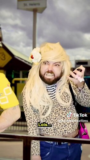 Exploring Y2K Trends: From Emo Teens to 80s Nostalgia