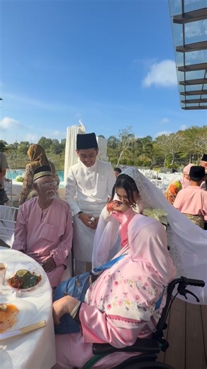 The Gem Event Space on Instagram: "In the morning, the couple holds a sacred Nikah ceremony at Gem Pool, with the lakeside and infinity pool witnessing their lifelong vows. By midday, the celebration continues at Gem Ballroom, where a grand Sanding wedding banquet brings family and friends together, surrounded by blessings, laughter, and joy. One wedding. Two venues. Seamlessly connected. From ceremony to celebration, The Gem thoughtfully brings every meaningful moment together for a wedding tha