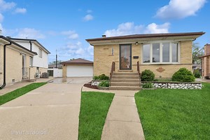3838 Emerson Dr, Schiller Park, IL 60176 - MLS 12370996 - Coldwell Banker