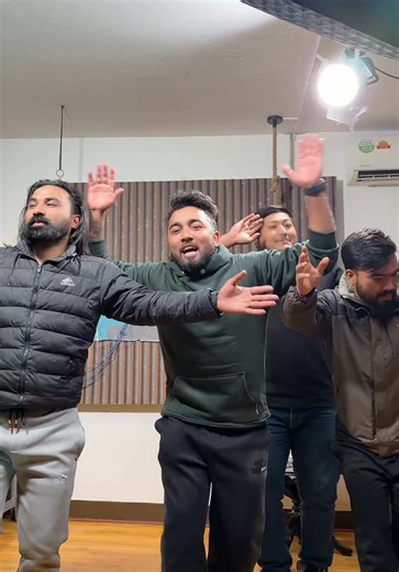 Yastai ramro ramro video chahanu hunchha vane lang fang dance team lai samjhanu hola 😂😂😂@Saugat Xetry @gun ace @Paras