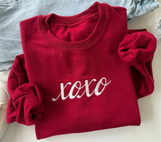 XOXO Crewneck, Embroidered Women's Valentine's Day Sweatshirt, Valentine's Sweater, Valentine's Day Shirt, Galentine's Day - Etsy