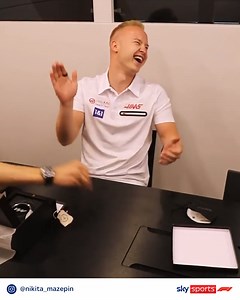Haas boss Guenther Steiner presented Nikita Mazepin with his own "Maze-spin” spinning top 😂👏 | Sky Sports F1