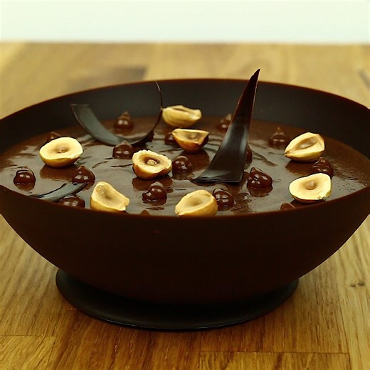 11M views · 25K reactions | Ma mousse au chocolat préférée!! :) RECETTE COMPLETE: https://www.youtube.com/watch?v=OpmjlzwhsJQ&t=2s Musique : https://www.youtube.com/watch?v=nRCvmyjfm68 by Dyalla | Jonas Zimmer | Facebook