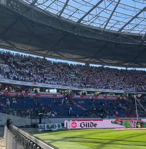 27.04.2025🇩🇪Hannover 96 - 1. FC Köln, 20.000 FC Köln fans in Hannover 45 min before match, click for more here: https://hooligans.cz/2025/04/27/hannover-96-1-fc-koln-27-04-2025/ | Hooligans.cz