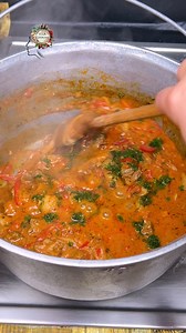 Papricas din carne de miel cu galuste. Reteta papricas 1 pulpa de miel aproximativ 700-800 gr carne 4 catei de usturoi 2 cepe 3 ardei kapia cimbru sare piper 200 ml apa 250 ml vin rosu marar 2 cuburi de legume boia 200 gr sos de rosii 150 ml smantana de gatit Galuste 1 ou 200 ml apa calduta 400 gr faina | Ella Cooking