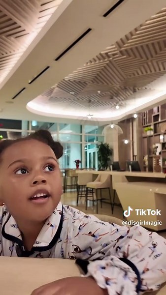 Yes, yes you need to watch the full 10 minutes 🤣 Also, I need an accountability partner. Somebody please hold me to Vlogmas!!! Anywho, I’m so grateful for Dorian’s Village!! Ask me how you can meet Santa! #Vlogmas #BlackSanta #DorianK