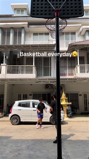 1v1 my neighbor@L E A P#basketball#nba#1v1