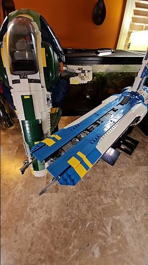 Lego 75409 UCS Star Wars Jango Fett's Starship vs Barweer UCS Stinger Mantis Comparison