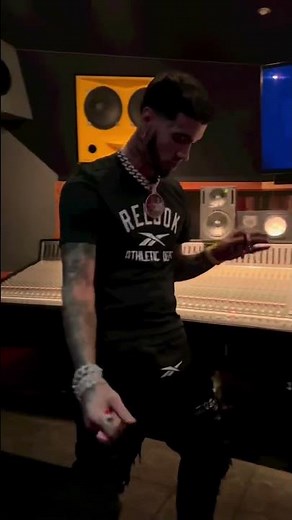 Anuel AA muestra su nueva canción 🔥🔥#anuelaa #anuel #music #musica #shorts